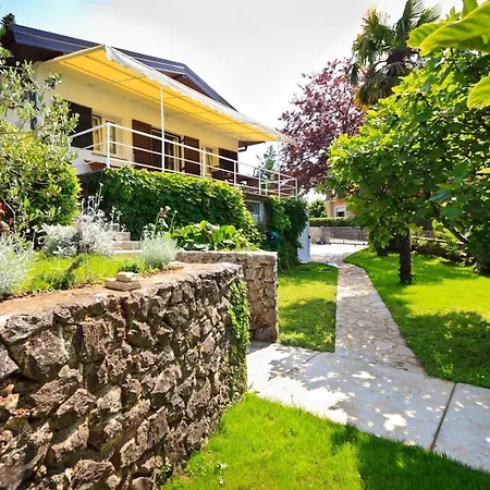 بيت للعطل Luka *